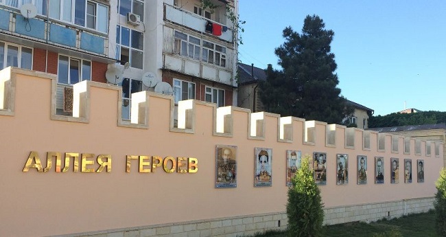 В парке боевой славы имени Шамсуллы Алиева открыли аллею героев