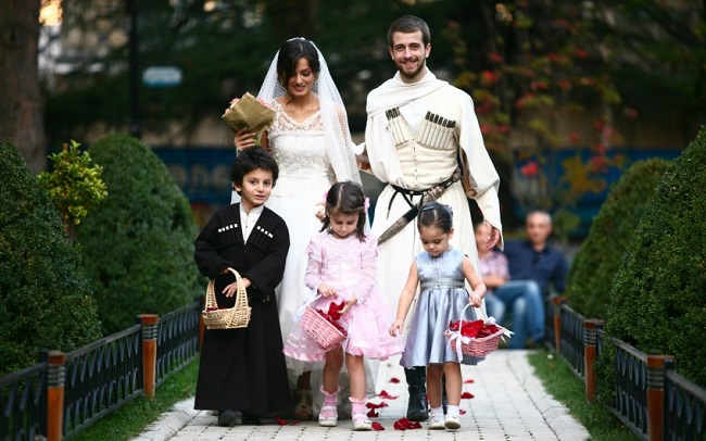 Свадьбы на Кавказе выделяются своей помпезностью
