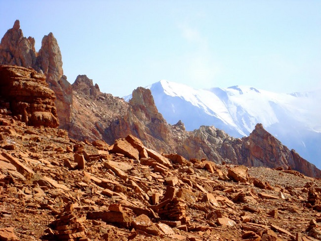С горы Шалбуздаг открывается замечательный вид на вершины Базардюзю