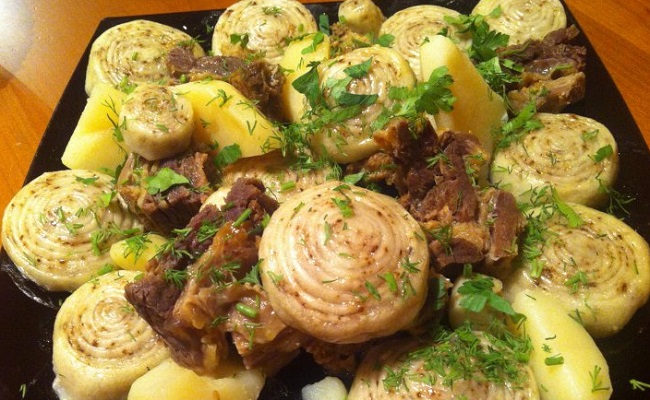 В числе блюд дагестанской кухни занимает важное место хинкал