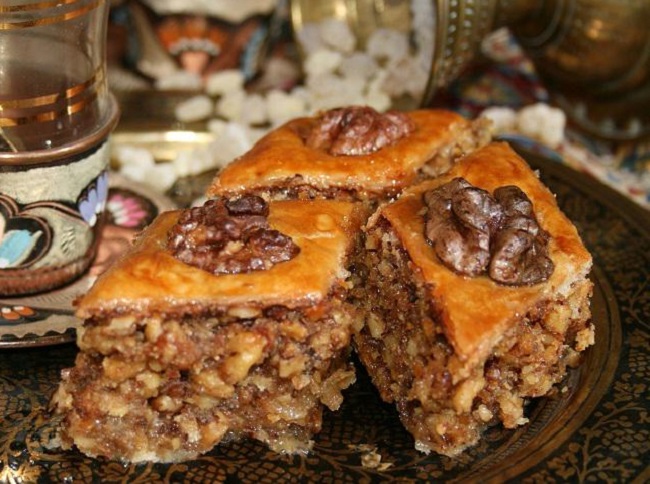 Пахлава - очень известная восточная сладость армянской кухни