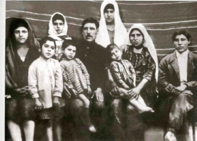 Семья Гейдара Алиева была большой, он был четвертым по счету ребенком 