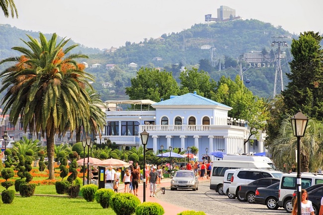 Грузия привлекает туристов многочисленными курортами в разных городах