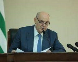 Президент Абхазии выступил на первом заседании нового Парламента